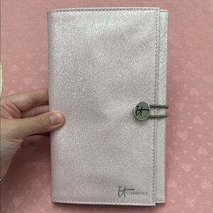 IT Cosmetics Shimmering Pink Organizer